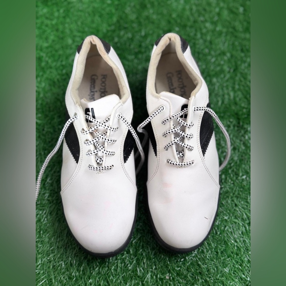 Footjoy Classic White and Black Women's Golf Shoes Size 7.5